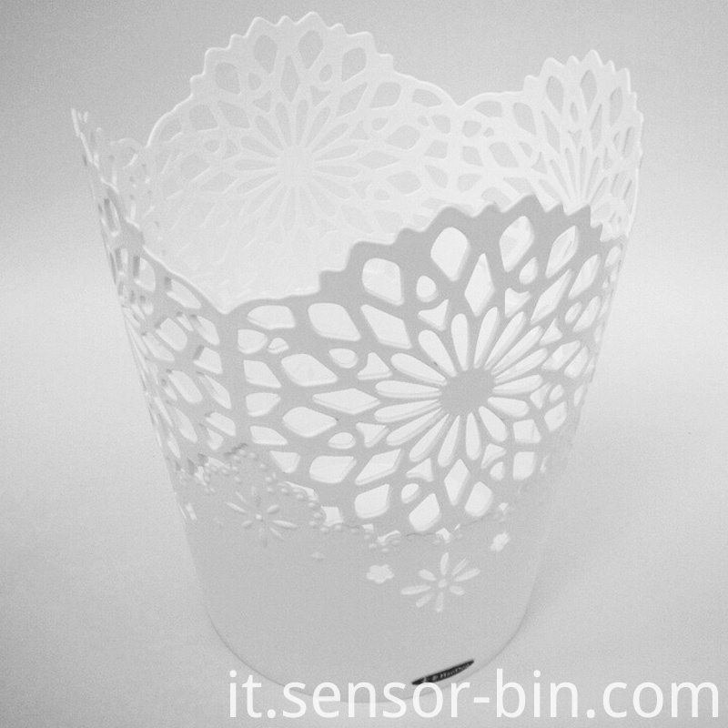 Three Colors Available Plastic Hollow Trash Bin (A9B-9020)